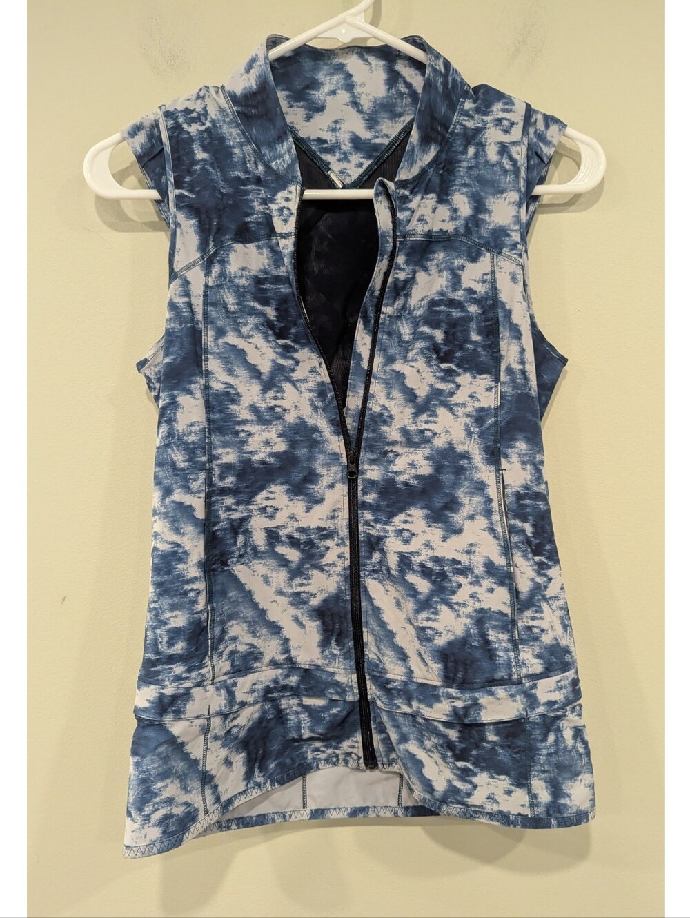 Lululemon Light Speed Vest In Sea Side Silver Fox Alberta Lake Size 2